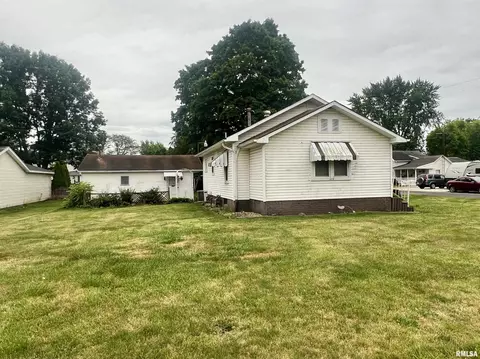 602 E North St, Knoxville, IL 61448