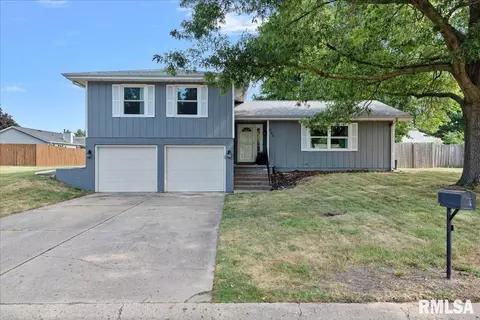 705 Stonehill Dr, Sherman, IL 62684