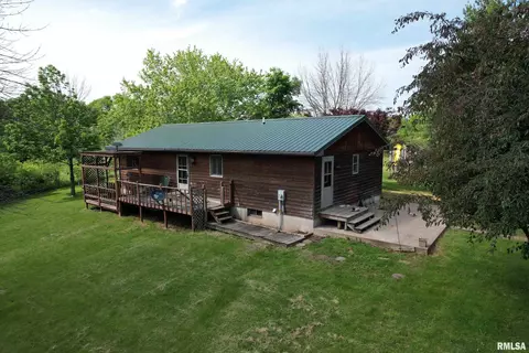 1165 N County Rd, Warsaw, IL 62379