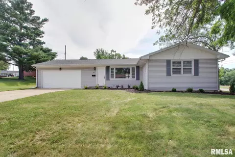 441 Poinsettia Dr, Quincy, IL 62305