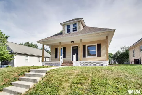 2015 Lind St, Quincy, IL 62301