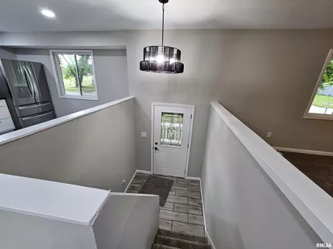2625 Griffiths Ave, Springfield, IL 62702 photo 3