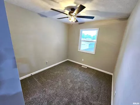 2625 Griffiths Ave, Springfield, IL 62702 photo 9
