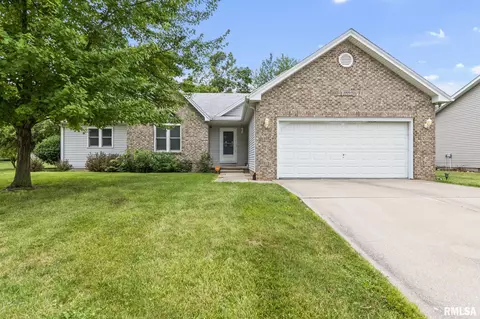 2909 Twin Lakes Dr, Springfield, IL 62707