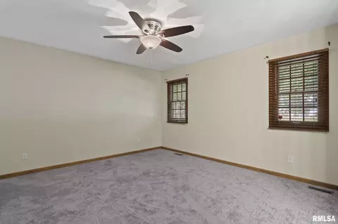 2909 Twin Lakes Dr, Springfield, IL 62707 photo 17