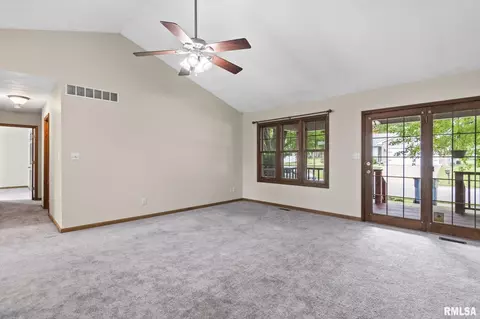2909 Twin Lakes Dr, Springfield, IL 62707 photo 8