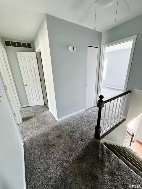 Entry Way - 1 Sycamore Row, Springfield, IL 62702 photo 2 of 2