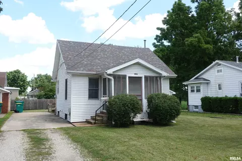 147 S Pleasant Ave, Galesburg, IL 61401