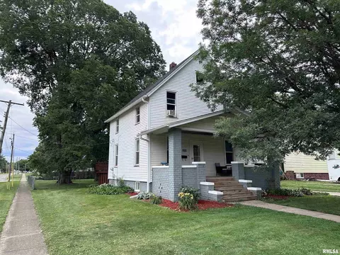 901 Locust St, Galesburg, IL 61401