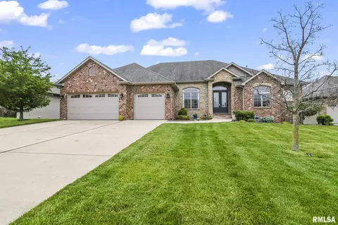 2824 Pat Tillman Dr, Springfield, IL 62711