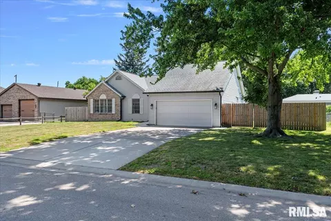 1 Sunnyside Dr, Springfield, IL 62702 photo 2
