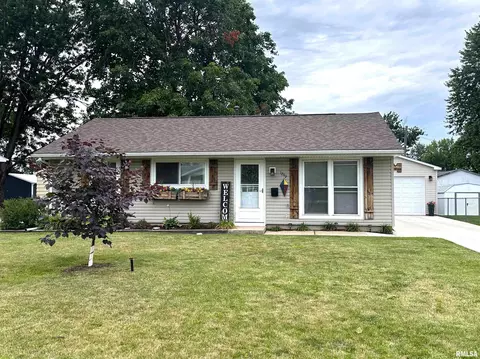 1249 Lane Ave, Galesburg, IL 61401