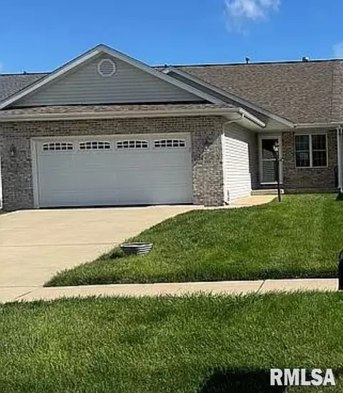 329 Butler Ln, Chatham, IL 62629