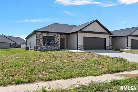 1473 Dearborn Dr, Springfield, IL 62711 photo 2
