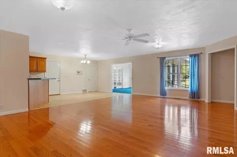 4234 S 2nd St, Springfield, IL 62703 photo 9