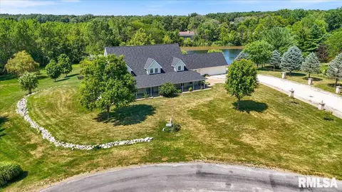 8615 Hilltop Ct, Dawson, IL 62520