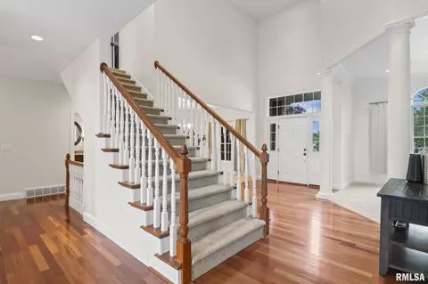 Entry Way - 6216 Northampton Ln, Springfield, IL 62711 photo 4 of 8