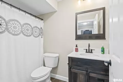 Bath - 6216 Northampton Ln, Springfield, IL 62711 photo 9 of 9
