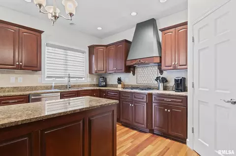 Kitchen - 6216 Northampton Ln, Springfield, IL 62711 photo 2 of 5