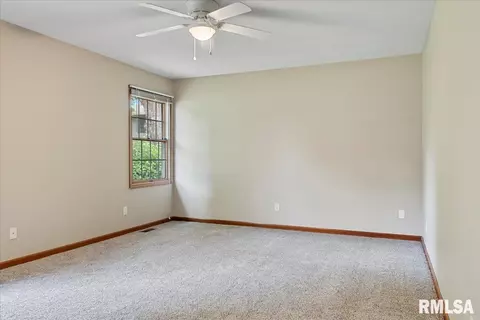 2005 Burgess Dr, Springfield, IL 62711 photo 5