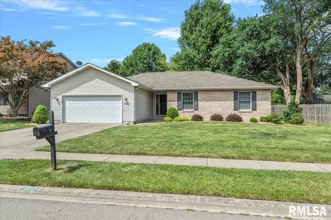 2005 Burgess Dr, Springfield, IL 62711