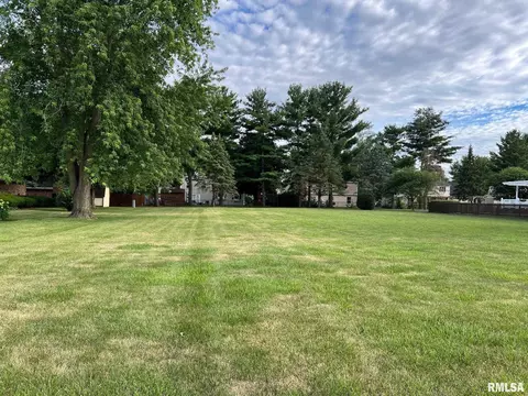 2260 E Andrew Rd, Sherman, IL 62684