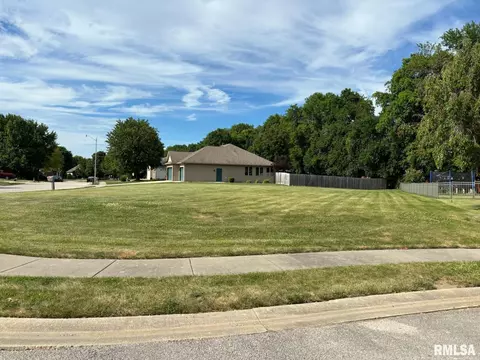4 Elwin Ct, Rochester, IL 62563