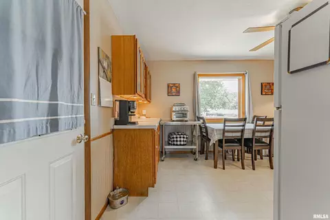1224 Rutledge Rd, Bloomington, IL 61704 photo 5