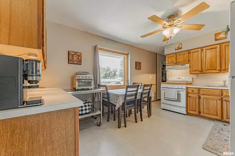 1224 Rutledge Rd, Bloomington, IL 61704 photo 6