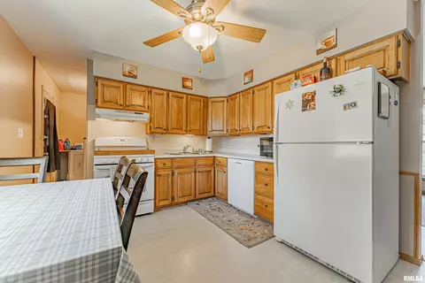 1224 Rutledge Rd, Bloomington, IL 61704 photo 7