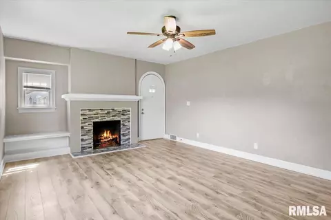 2359 S 7th St, Springfield, IL 62703 photo 5