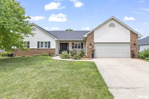 529 Teal Dr, Chatham, IL 62629