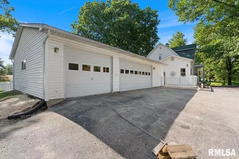 220 E Mayden St, Springfield, IL 62707 photo 4