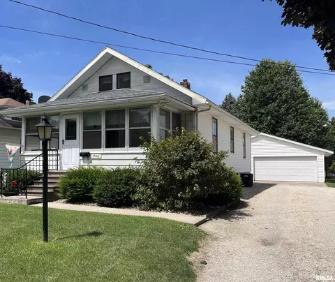 746 Arnold St, Galesburg, IL 61401