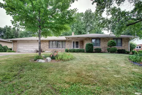 2005 Wilmar Dr, Quincy, IL 62301