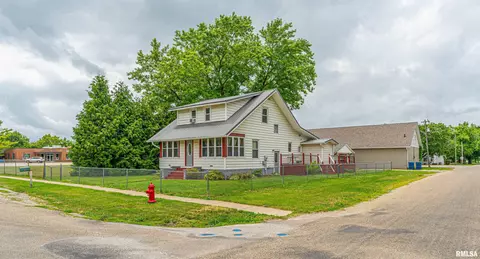 207 NE 5th St, Atlanta, IL 61723