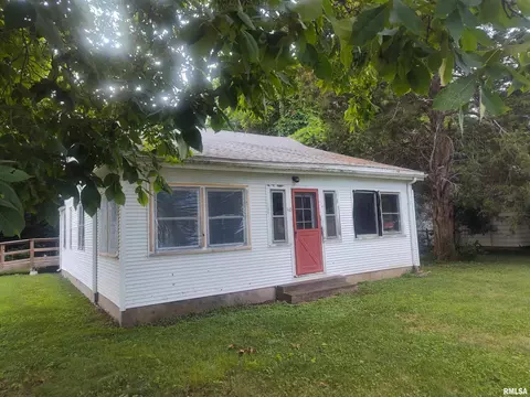 310 S 2nd St, Cantrall, IL 62612