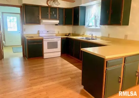Kitchen - 411 E Teak St, Thayer, IL 62689 photo 1 of 3