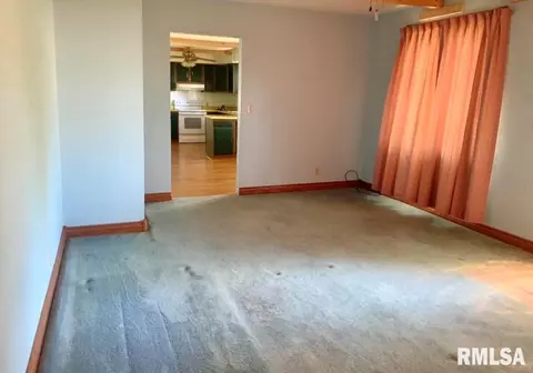 Living - 411 E Teak St, Thayer, IL 62689 photo 1 of 2