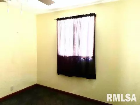 Bedroom - 411 E Teak St, Thayer, IL 62689 photo 3 of 4