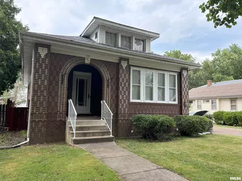 1301 W Edwards St, Springfield, IL 62704 photo 2