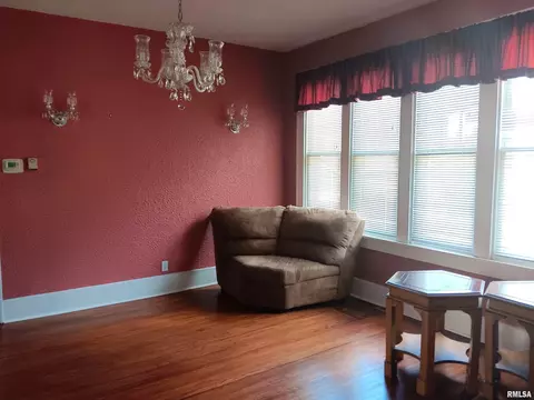 1301 W Edwards St, Springfield, IL 62704 photo 7