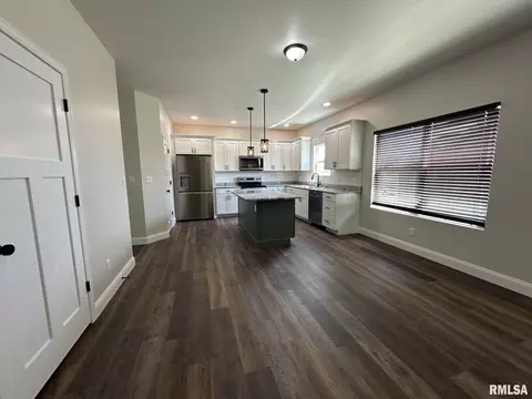 59 Plover Dr, Chatham, IL 62629 photo 9