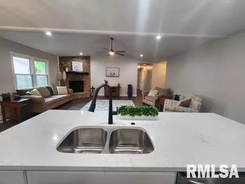 121 Verona Dr, Springfield, IL 62703 photo 10