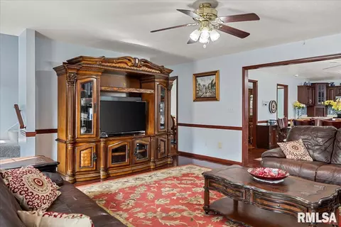 4540 Greenbriar Dr, Springfield, IL 62711 photo 8