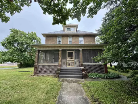 204 W Cortland St, Avon, IL 61415