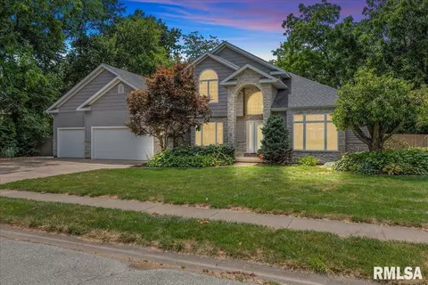 35 Woodland Trl, Rochester, IL 62563