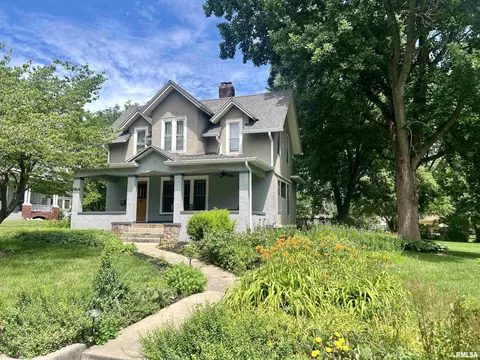 523 N Academy St, Galesburg, IL 61401
