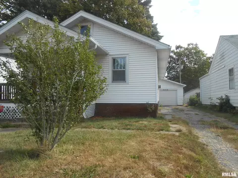 2228 S 11th St, Springfield, IL 62703