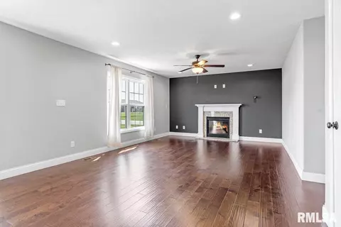 822 Kellan Dr, Chatham, IL 62629 photo 7
